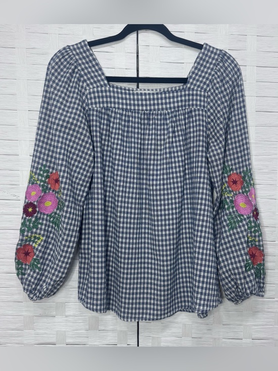 DAVI & DANI Tops - Davi & Dani Blue & White Gingham with Embroidered Floral Sleeves Size Small